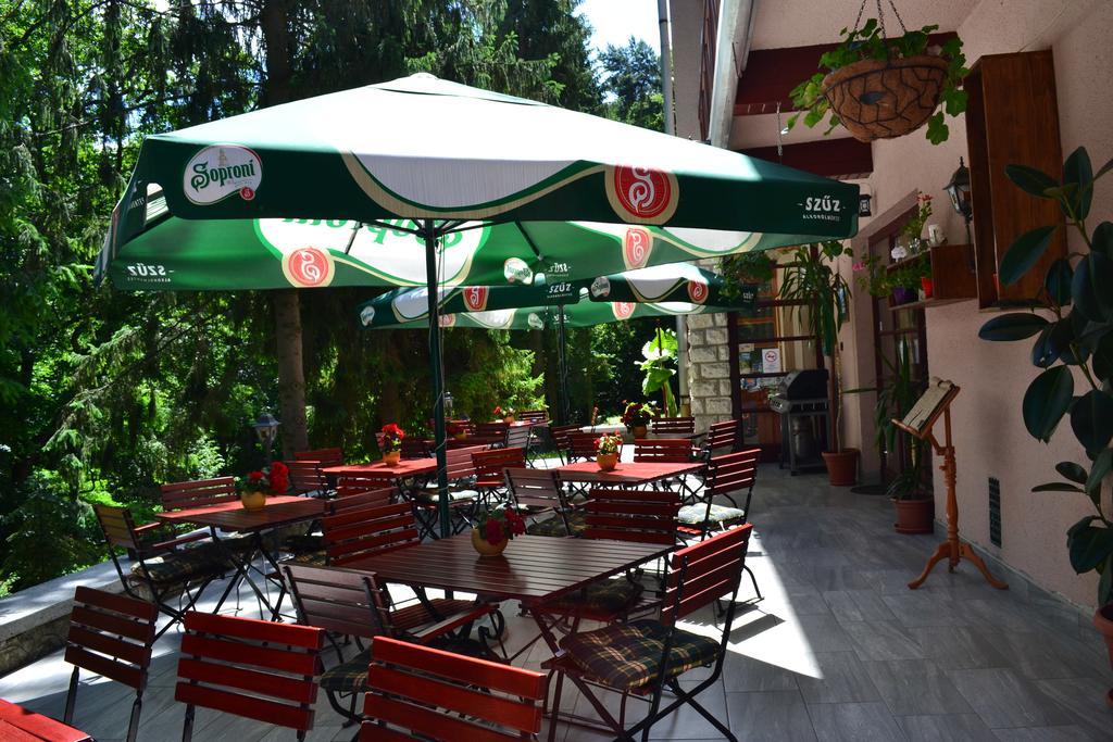 Ezuestfenyo Hotel Телькибанья Экстерьер фото