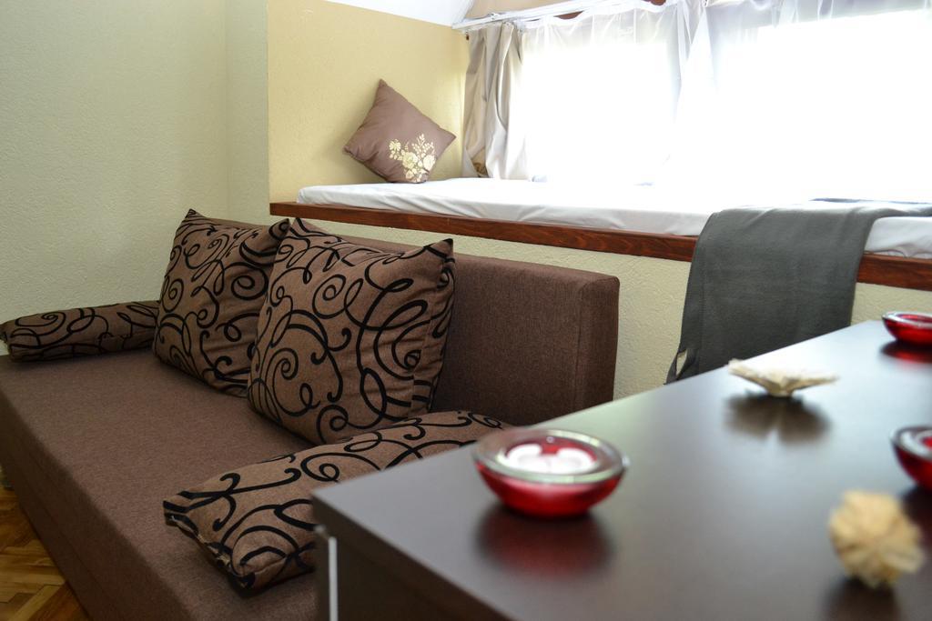 Ezuestfenyo Hotel Телькибанья Экстерьер фото