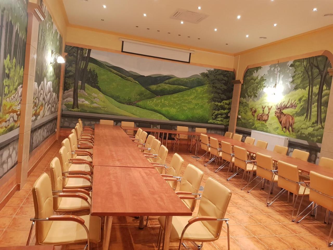 Ezuestfenyo Hotel Телькибанья Экстерьер фото