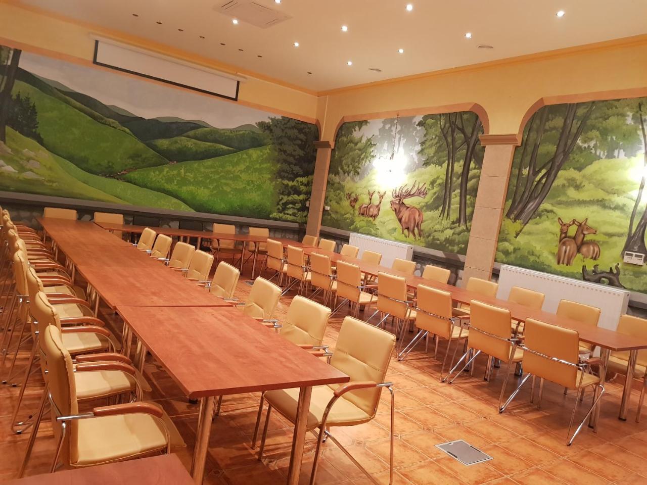 Ezuestfenyo Hotel Телькибанья Экстерьер фото